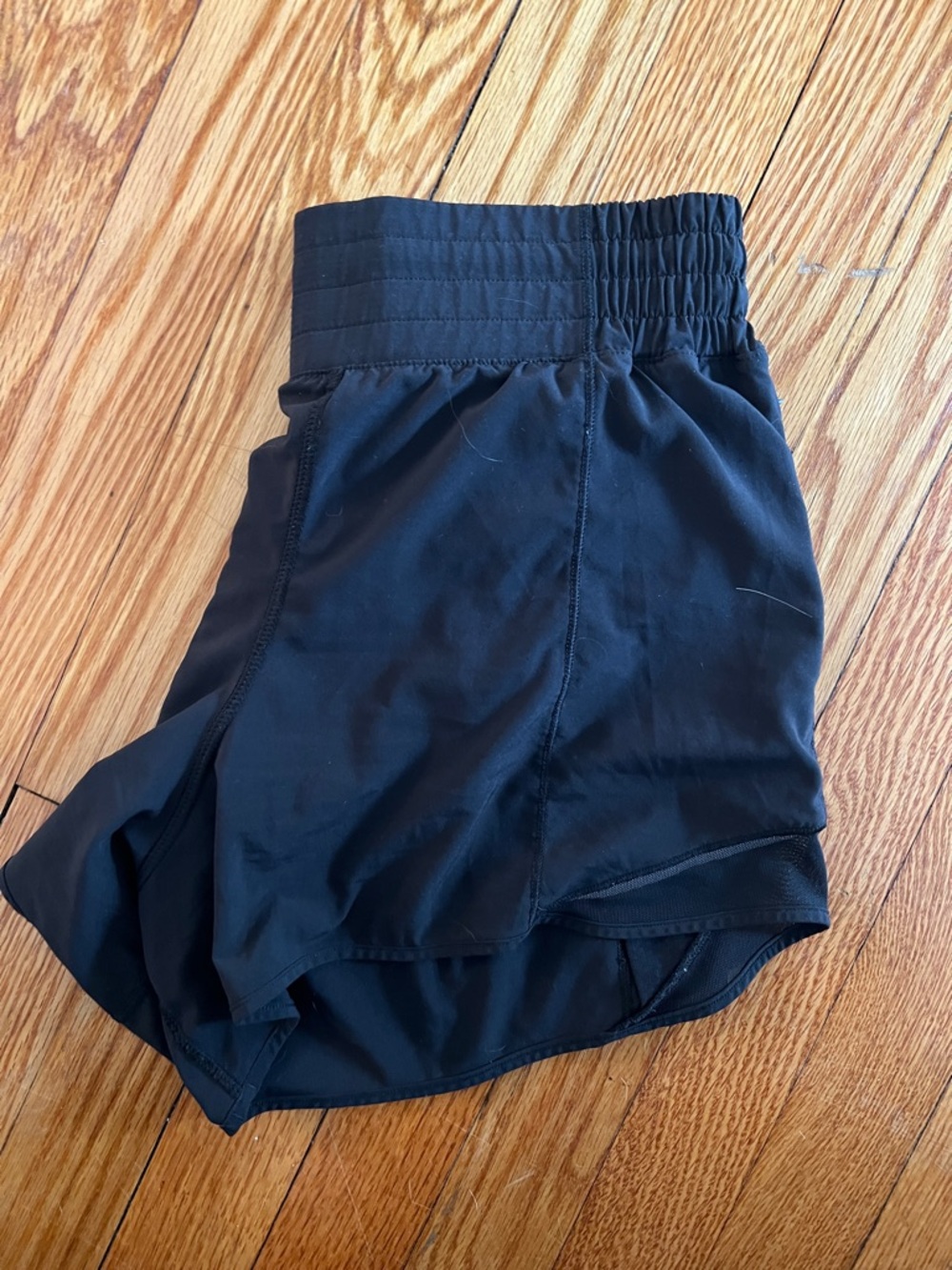 Lululemon Women’s Black Athletic Shorts - Lightweight Performance - Picture 6 of 6